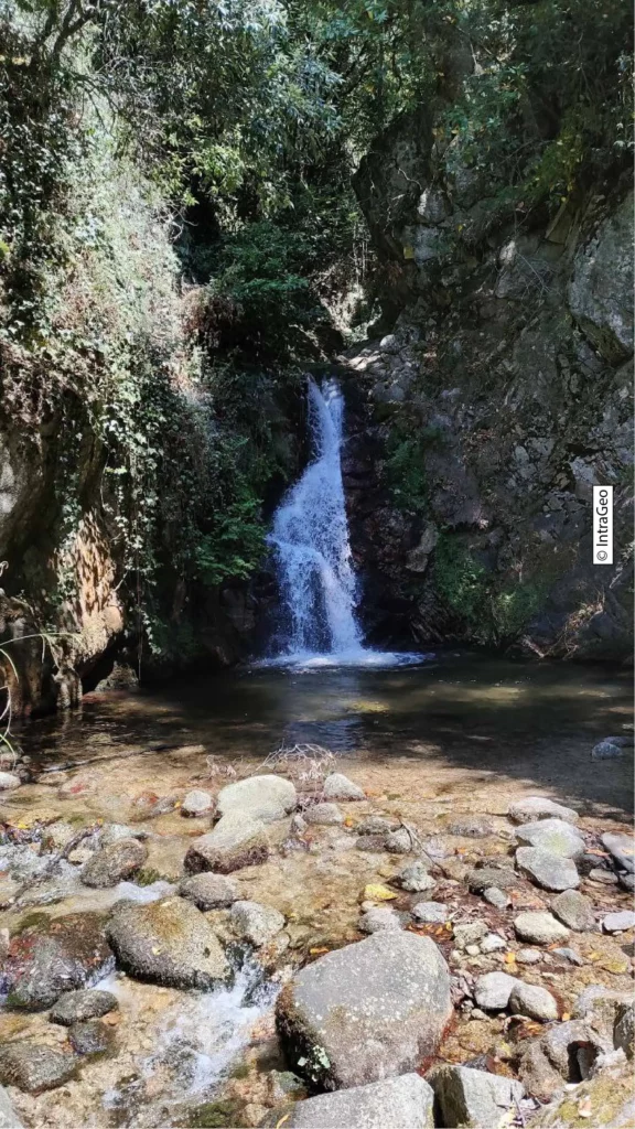 Cascata lungo il percorso della Scialata di San Giovanni di Gerace.