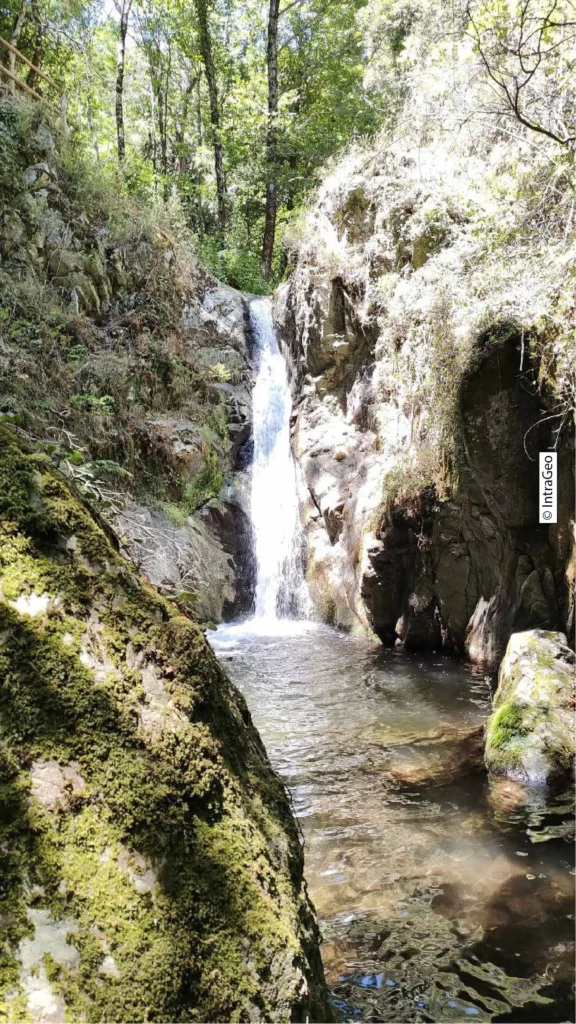 Cascata lungo il percorso della Scialata di San Giovanni di Gerace.